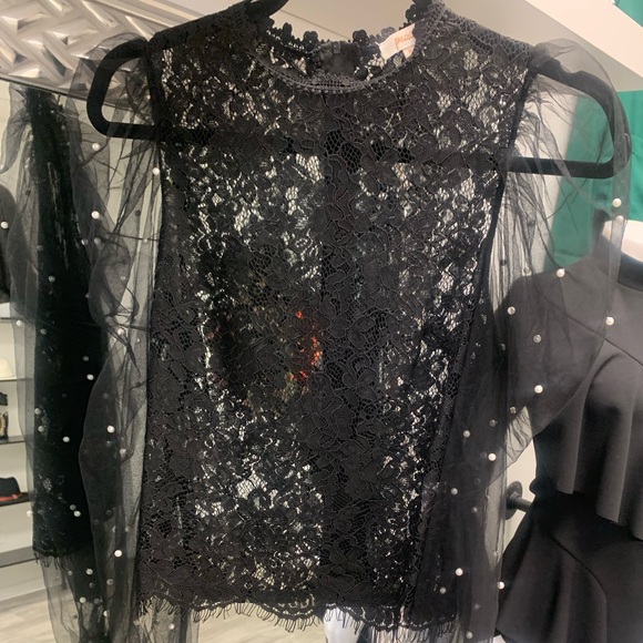 Classy Top with Pearls - Picture 3 of 3